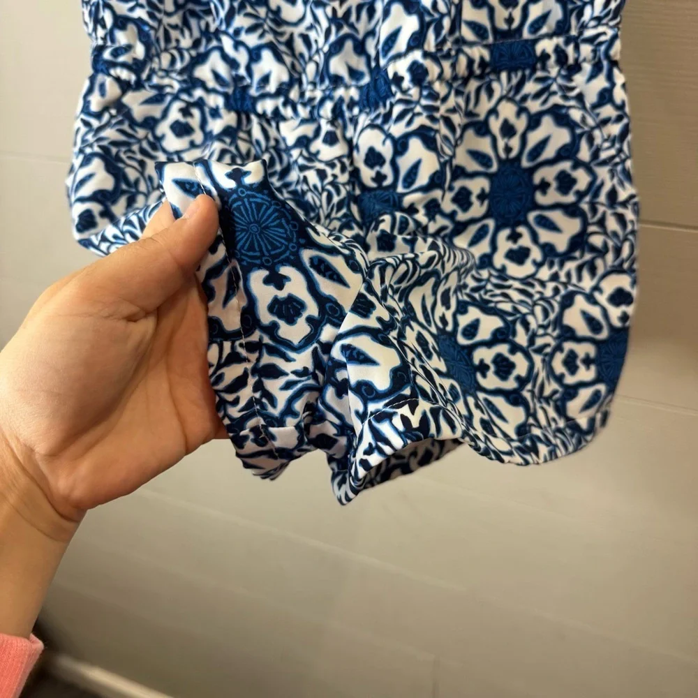 Vineyard Vines | Girls Tile Medallion Print Romper Size Medium